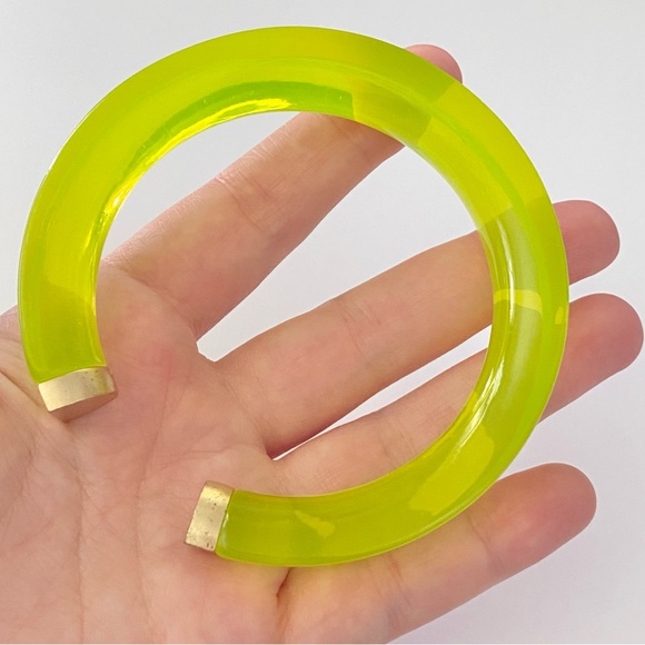 Kate Spade SATURDAY Bright Neon Yellow Lucite Bracelet & Earrings Jewelry Set - Picture 8 of 14